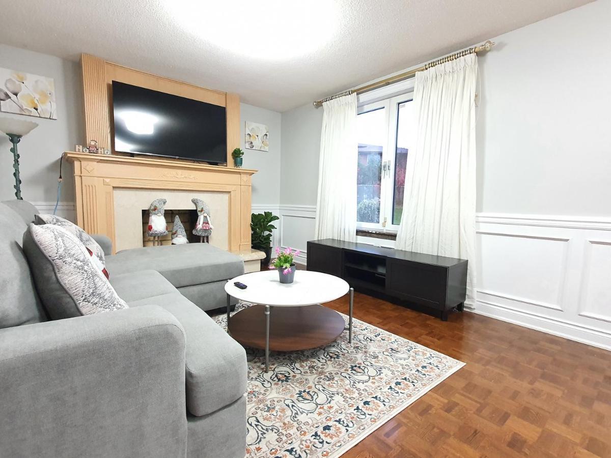 A Home Away Toronto Exterior photo