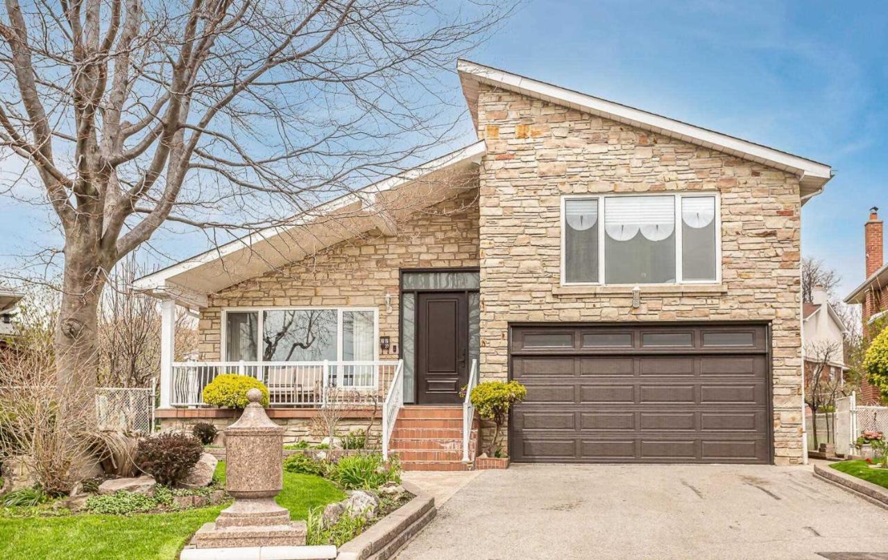 A Home Away Toronto Exterior photo