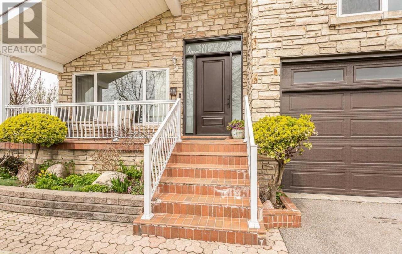 A Home Away Toronto Exterior photo