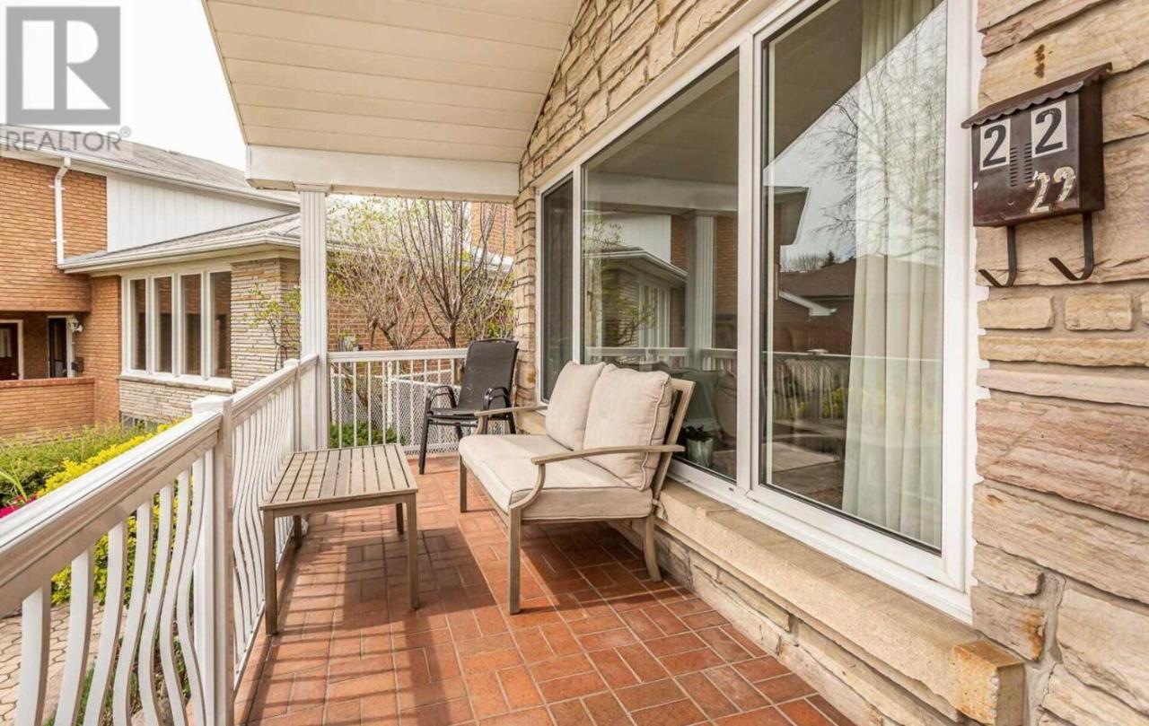 A Home Away Toronto Exterior photo