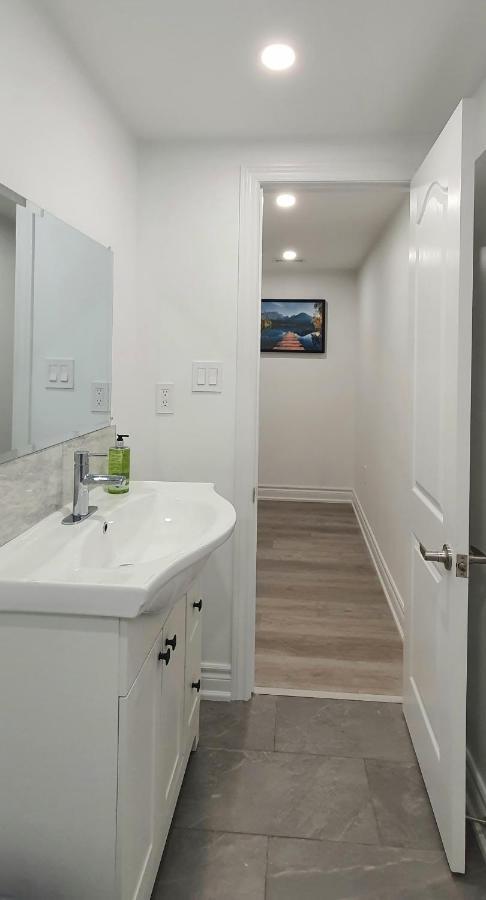A Home Away Toronto Exterior photo