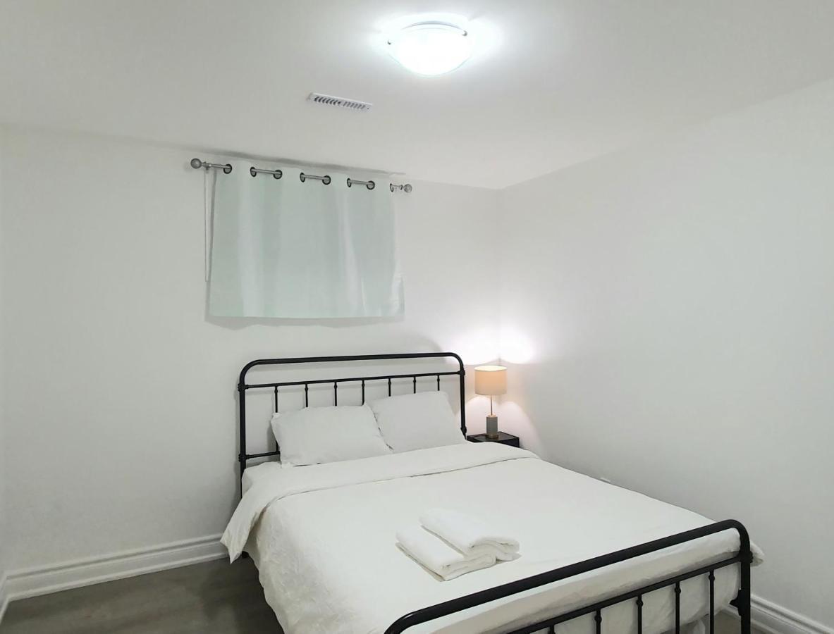 A Home Away Toronto Exterior photo