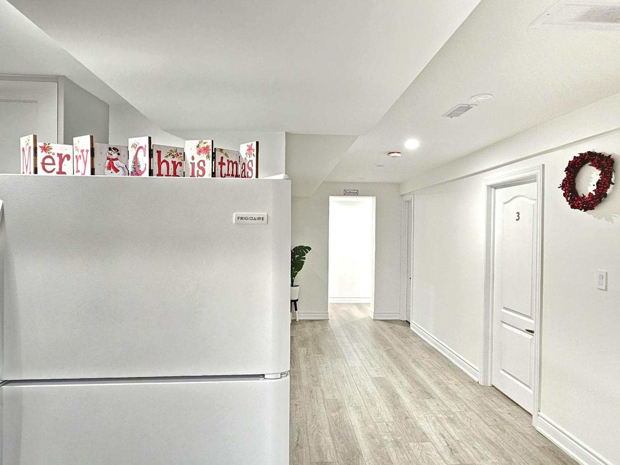 A Home Away Toronto Exterior photo